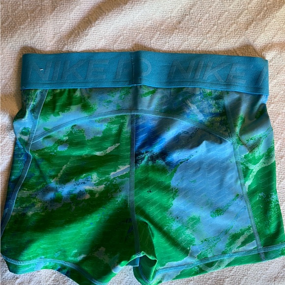 Nike Pro Athletic Shorts size M - Picture 3 of 6